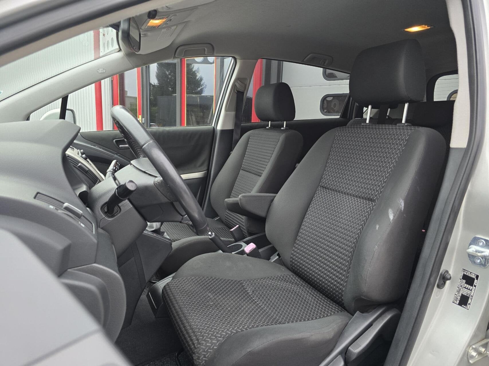 Toyota Corolla Verso 1.8 VVT-i Luna Clima/Cruise/Navi/Trekh., Auto's, Verwarmde buitenspiegels, Gebruikt, Zwart, 4 cilinders