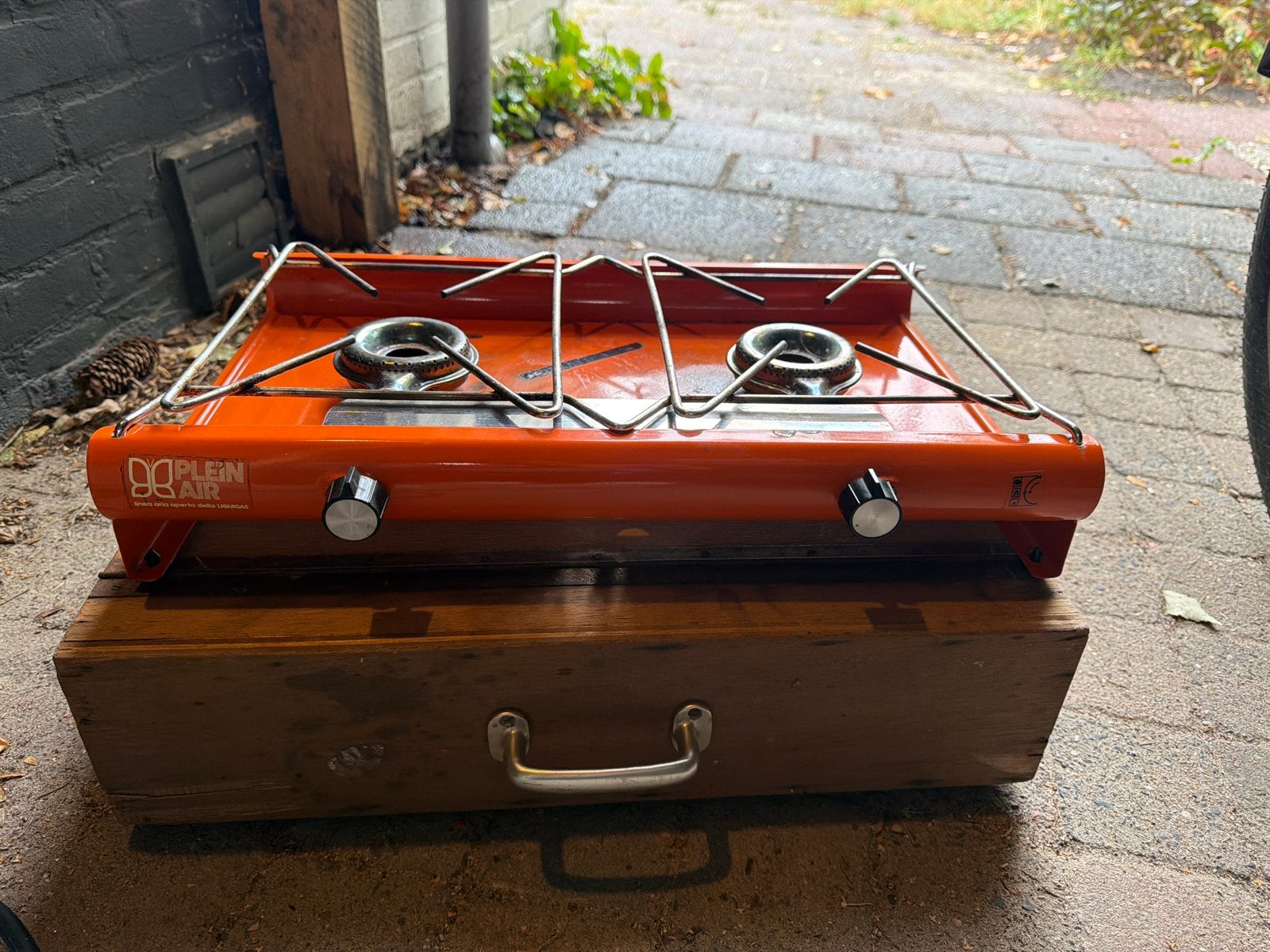 Vintage Plein Air 2-pits gasfornuis met houten kist, Ophalen, Gebruikt