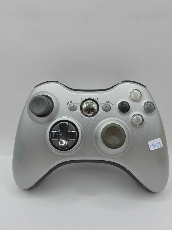Xbox 360 Controller Zilver, Gebruikt, Ophalen of Verzenden, Vanaf 3 jaar, Microsoft Corporation One Microsoft Way Redmond, WA 98052-6399 United States of America (Verenigde Staten) 📞 Telefoon: +1 425-882-8080 support@microsoft.com