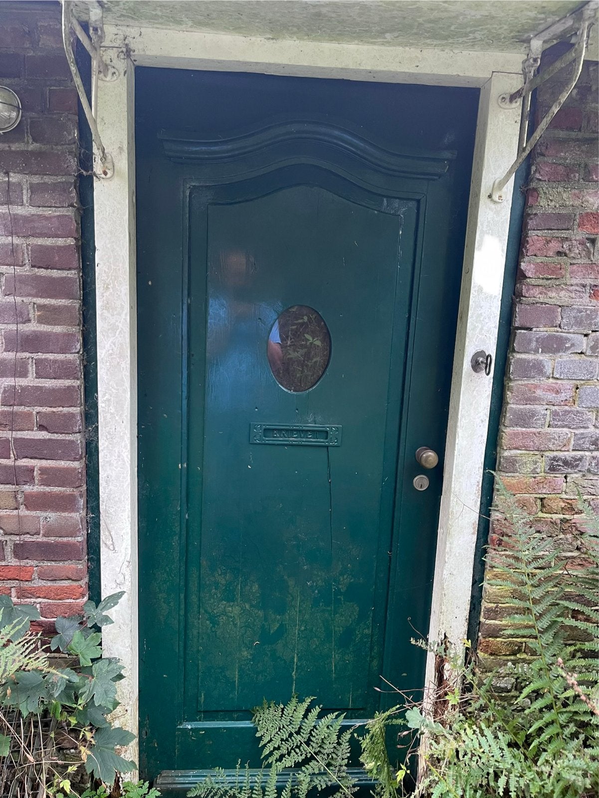 Oude groene houten buitendeur met brievenbus en glas, Gebruikt, Minder dan 80 cm, Ophalen of Verzenden, Buitendeur