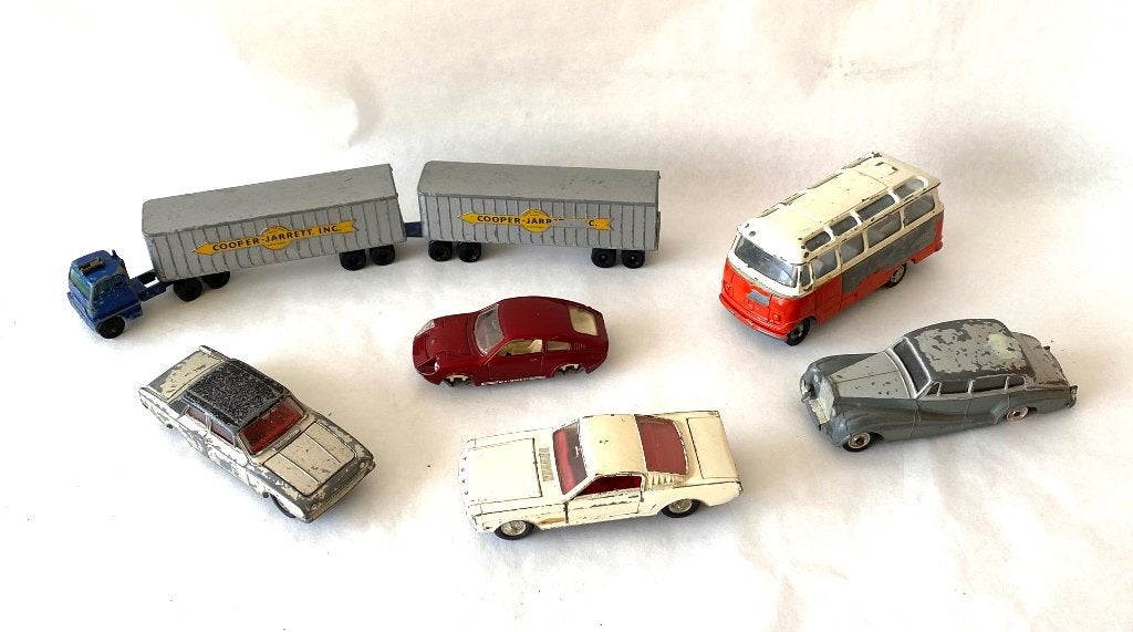 Dinky Toys Corgi toys Lesney. Voor de doe het zelver., Ophalen of Verzenden, Gebruikt, Auto, Dinky Toys