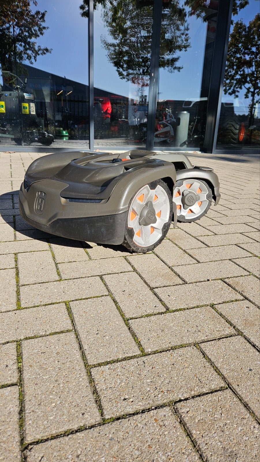 Husqvarna 435 X awd robotgrasmaaier., Tuin en Terras, Bestuurbaar via app, Ophalen of Verzenden, Zo goed als nieuw, Husqvarna Group