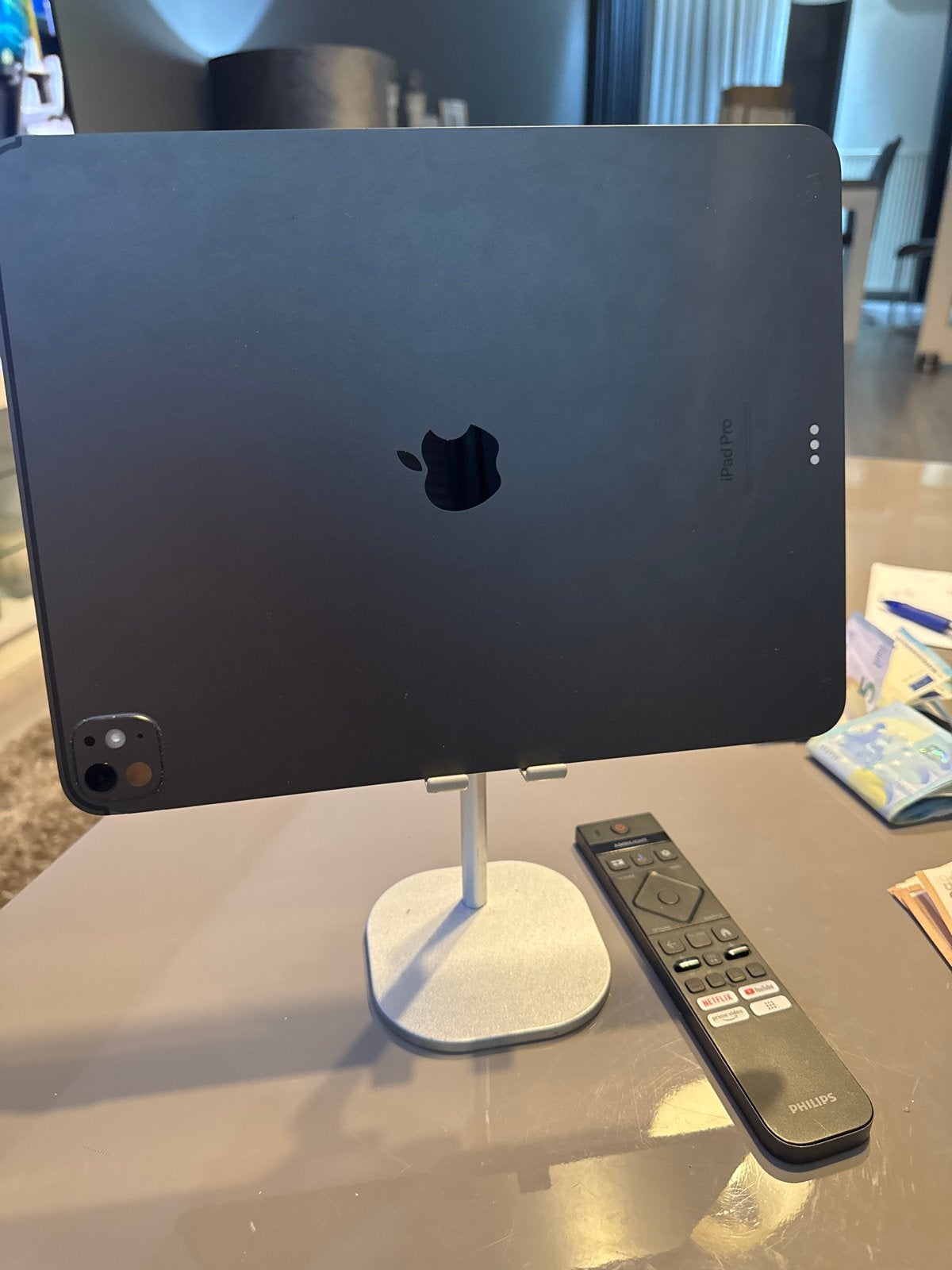 Foto 5 van Apple iPad Pro 13 inch (M4) 512GB Zwart met Magic Keyboard