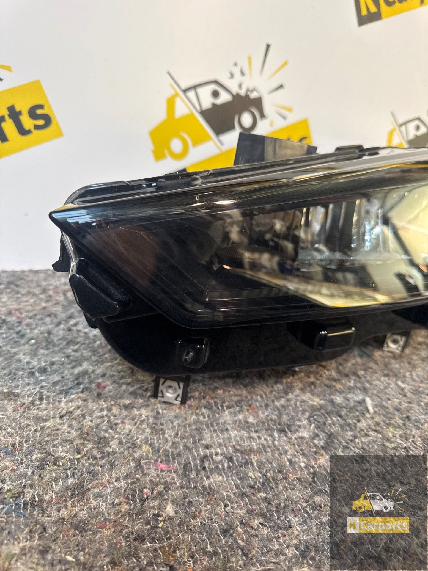 Seat Cupra Leon 5FA LED Koplamp rechts 5FB941005D, Gebruikt, Autovia A-2, Km 585 585
08760  Martorell, ES, Ophalen of Verzenden