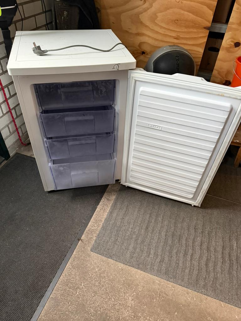 Vrieskast tafelmodel. Whirlpool, Gebruikt, Minder dan 85 cm, Minder dan 60 cm, Vrijstaand