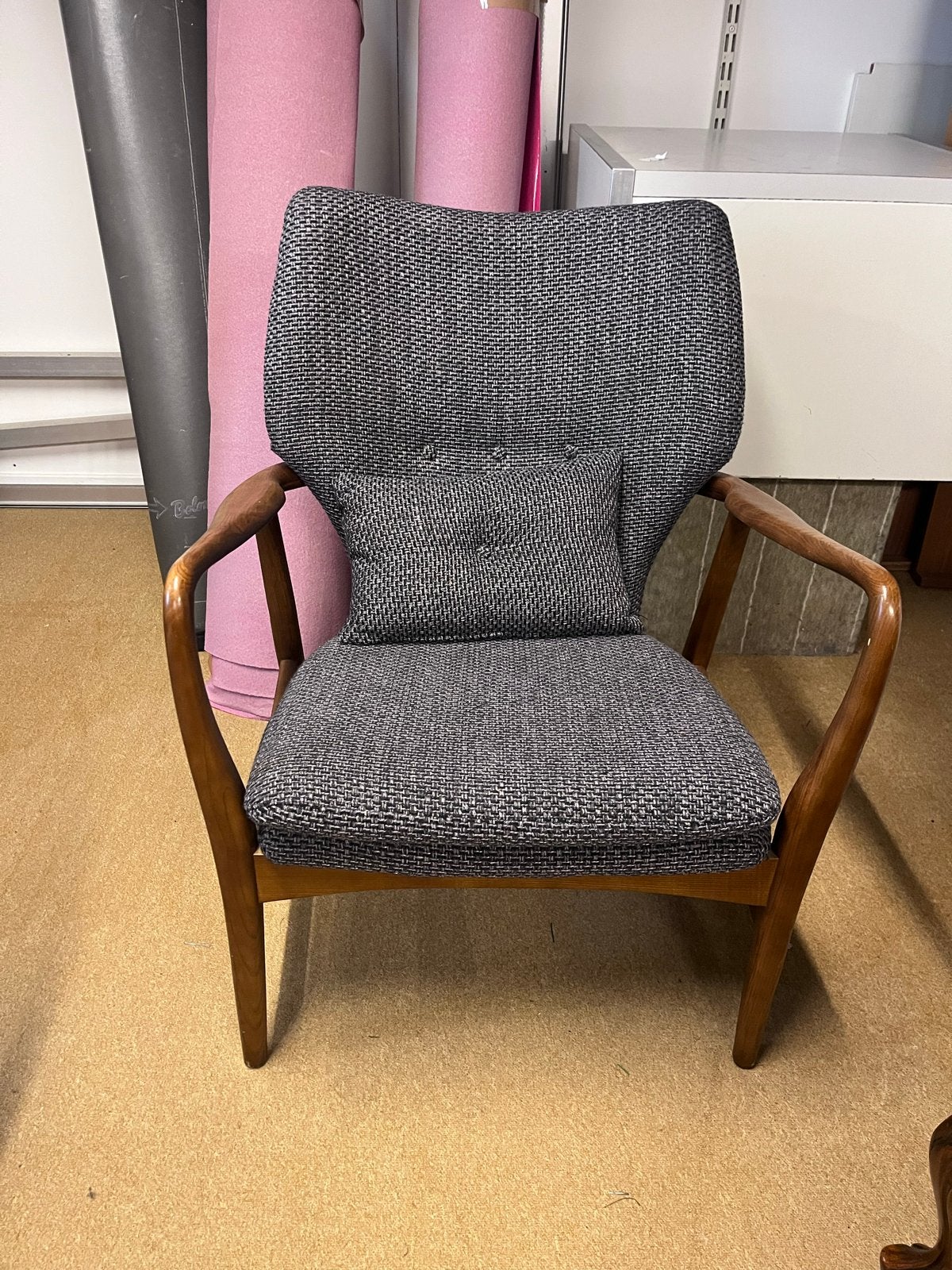 Stijlvolle fauteuil met houten frame en stoffen bekleding, Ophalen, Zo goed als nieuw, Hout, Eén