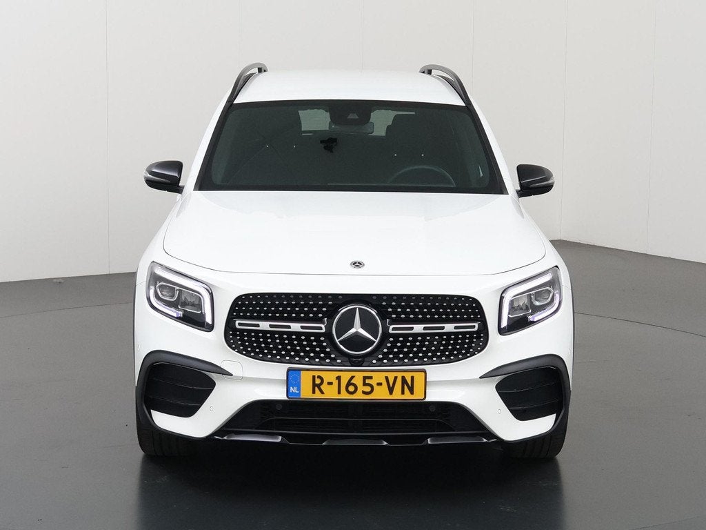 Mercedes-Benz GLB 180 AMG Line | Night | Widescreen | Stoelv, Auto's, Mercedes-Benz, 136 pk, Gebruikt, 4 cilinders, Wit