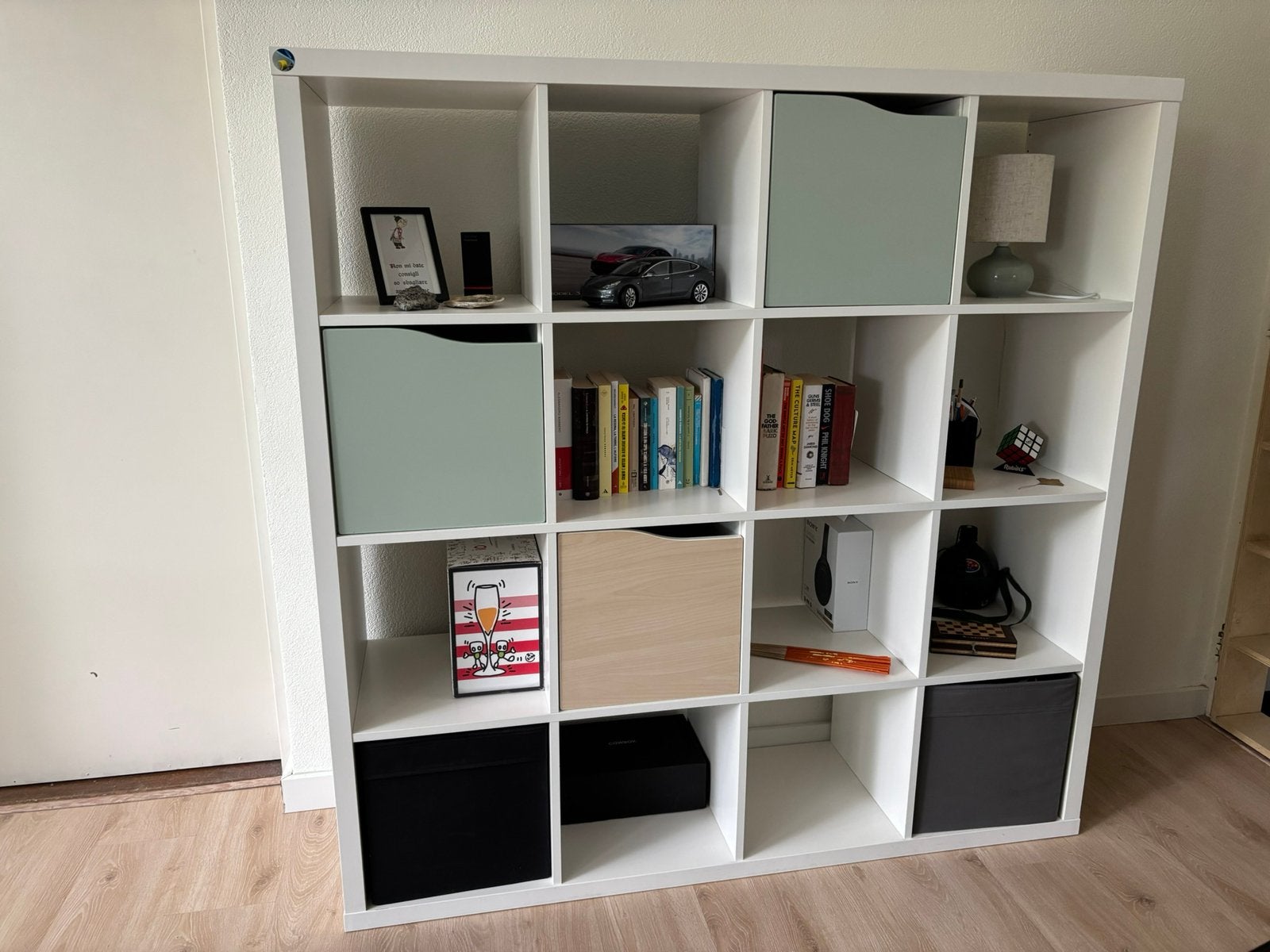 IKEA Kallax - 4x4, Overige materialen, 100 tot 150 cm, Met deur(en), 100 tot 150 cm