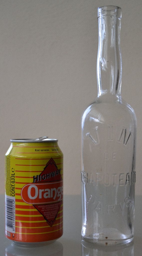 d21 oud frans wijnflesje vin de chapoteaut par, Ophalen
