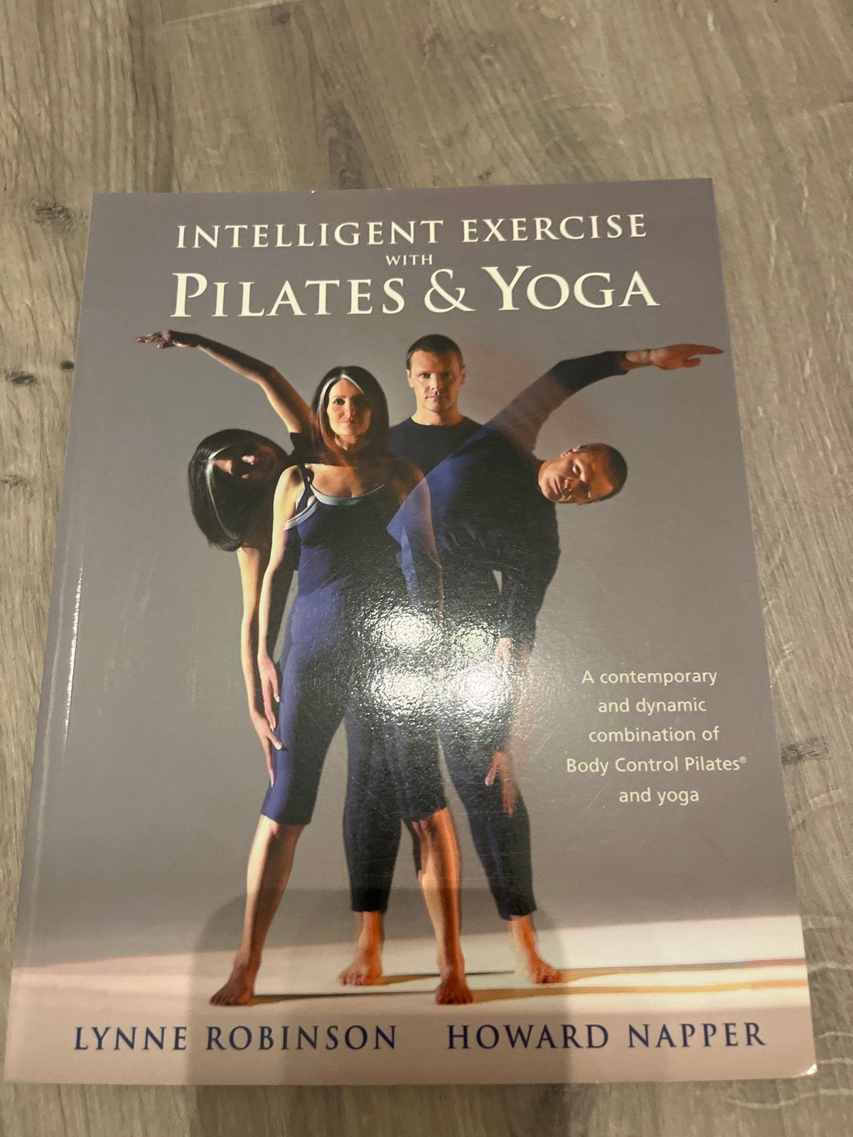 Intelligent Exercise met Pilates & Yoga - Lynne Robinson, Boeken, Ophalen of Verzenden, Gelezen, Gezondheid en Conditie