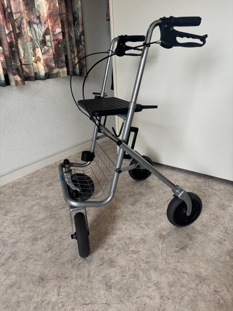 Te koop stevige rollator, Ophalen of Verzenden, Opvouwbaar, Zo goed als nieuw