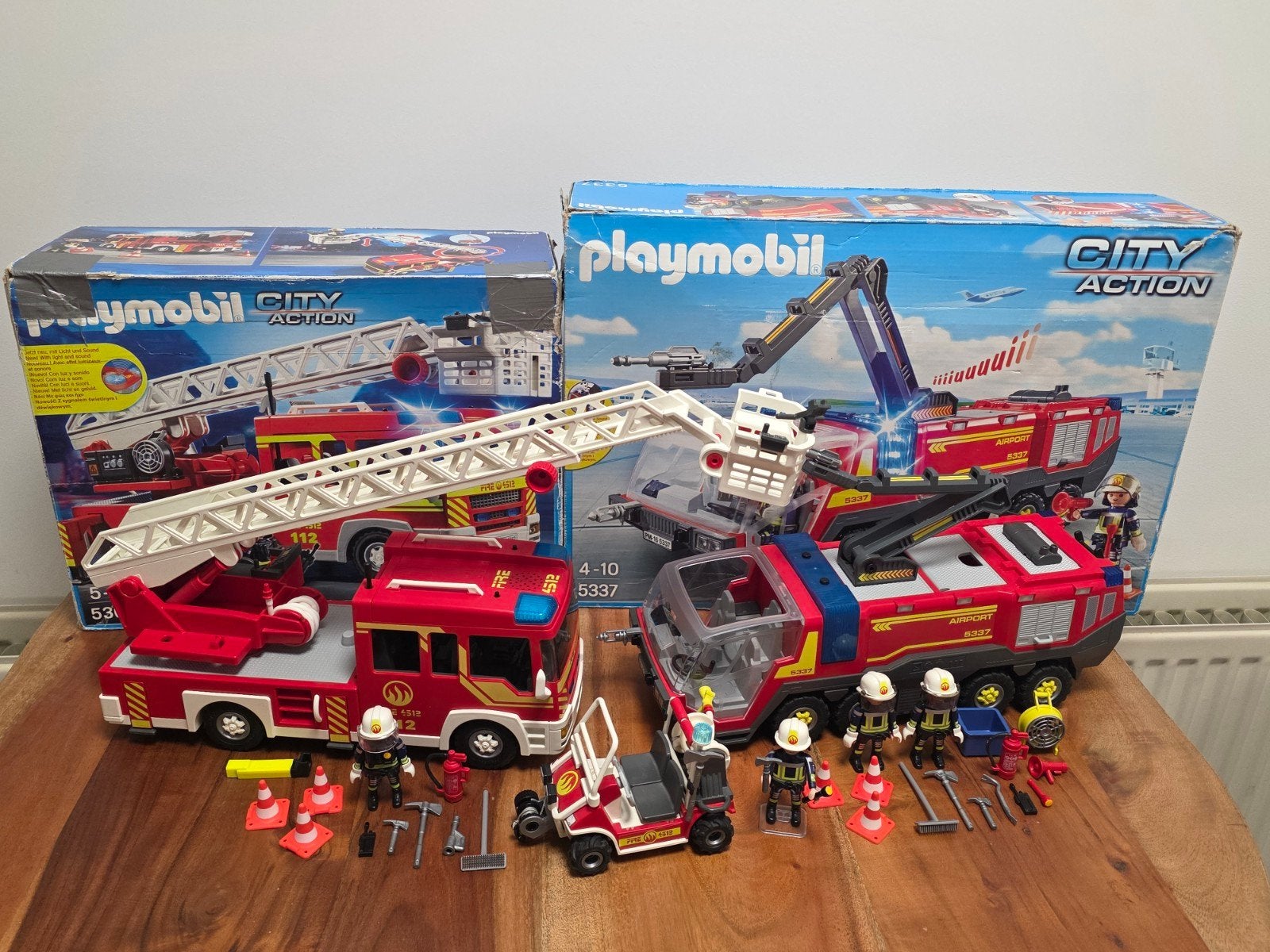 Playmobil 5362 brandweer ladderwagen en luchthavenbrandweer, Ophalen of Verzenden, Zo goed als nieuw
