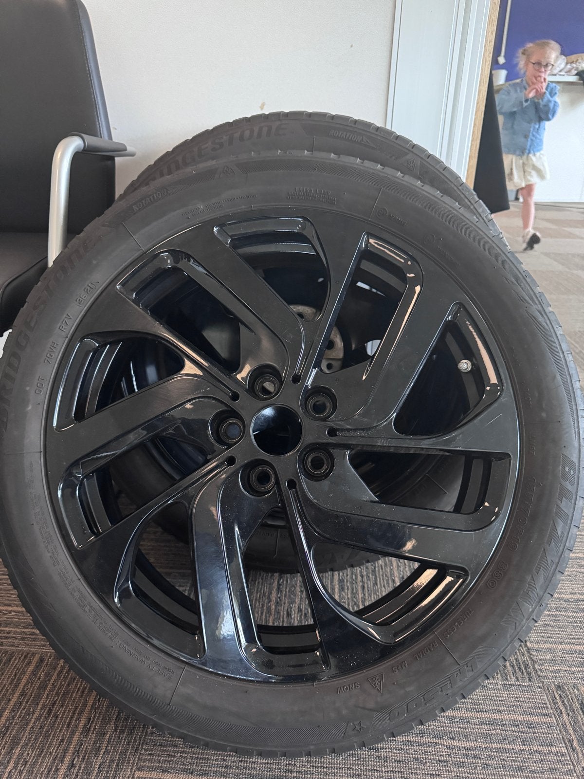 BMW i3 Winterbanden op Originele BMW Velgen – Complete Set, Auto-onderdelen, 19 inch, Gebruikt, 155 mm, Banden en Velgen