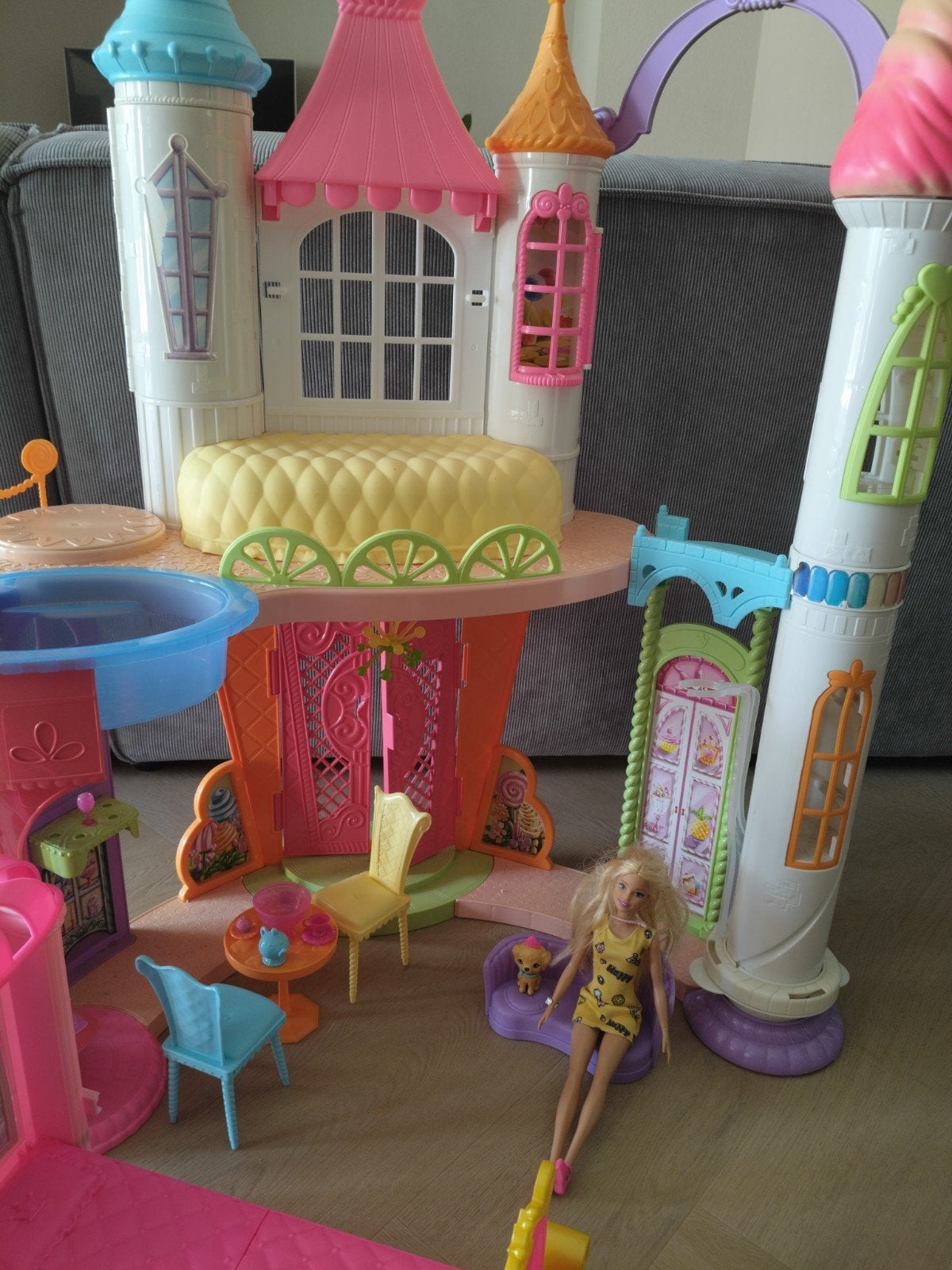 Barbie droomkasteel met Barbiepop en accessoires, Kinderen en Baby's, Ophalen, Zo goed als nieuw, Barbie