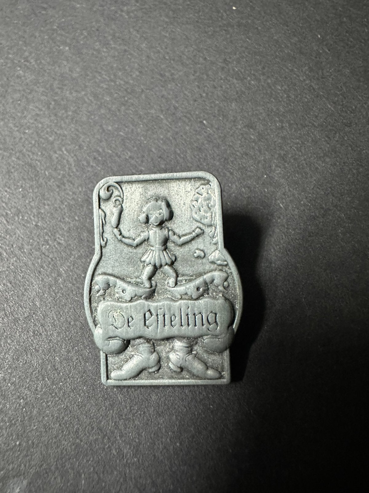 Efteling pin nostalgie klein duimpje, Ophalen of Verzenden, Zo goed als nieuw, Button of Speldje