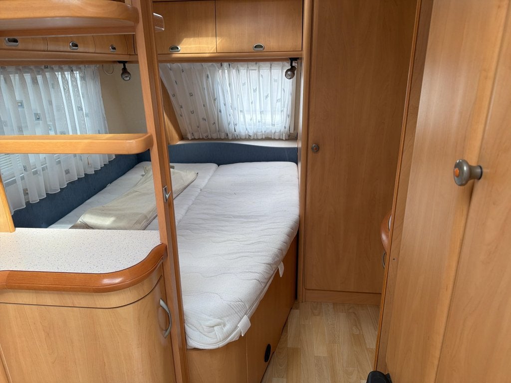 Hobby De Luxe 460 UFE, Caravans en Kamperen, Caravans, Ringverwarming, Rondzit, Hobby, Bedrijf