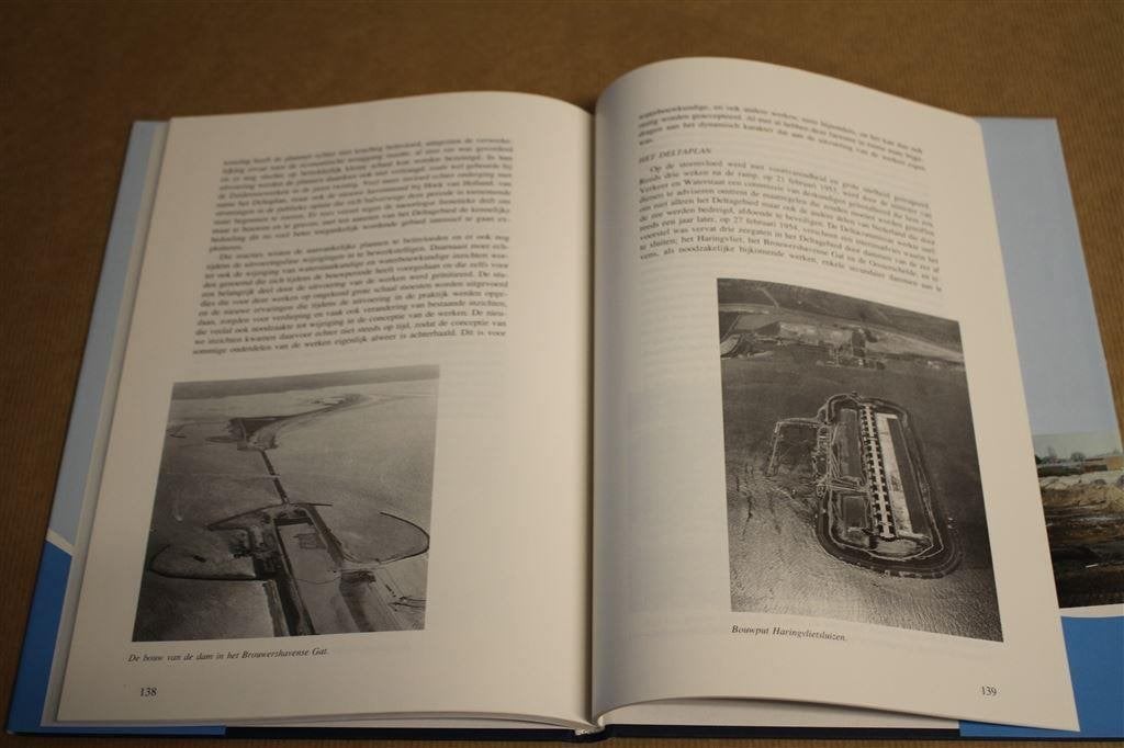 Dialoog met de Noordzee. Tweeduizend jaar Deltawerken., Ophalen of Verzenden, Gelezen