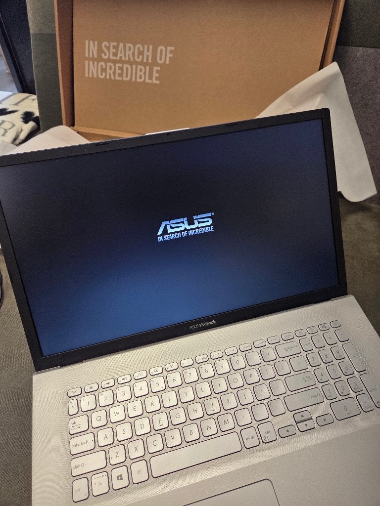 Asus Vivobook X712EA-BX176W, Computers en Software, Ophalen, Gebruikt, Asus, Qwerty