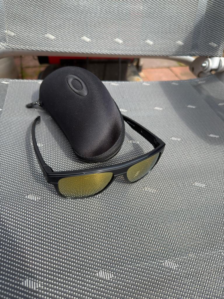 Oakley zonnebril breadbox, Sieraden, Tassen en Uiterlijk, Zonnebrillen en Brillen | Heren, Ophalen of Verzenden, Zo goed als nieuw