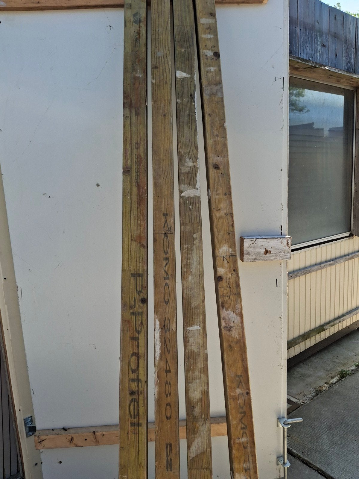 Gebruikte houten balken - 4 stuks, Gebruikt, 250 tot 300 cm, 50 mm of meer, Balk