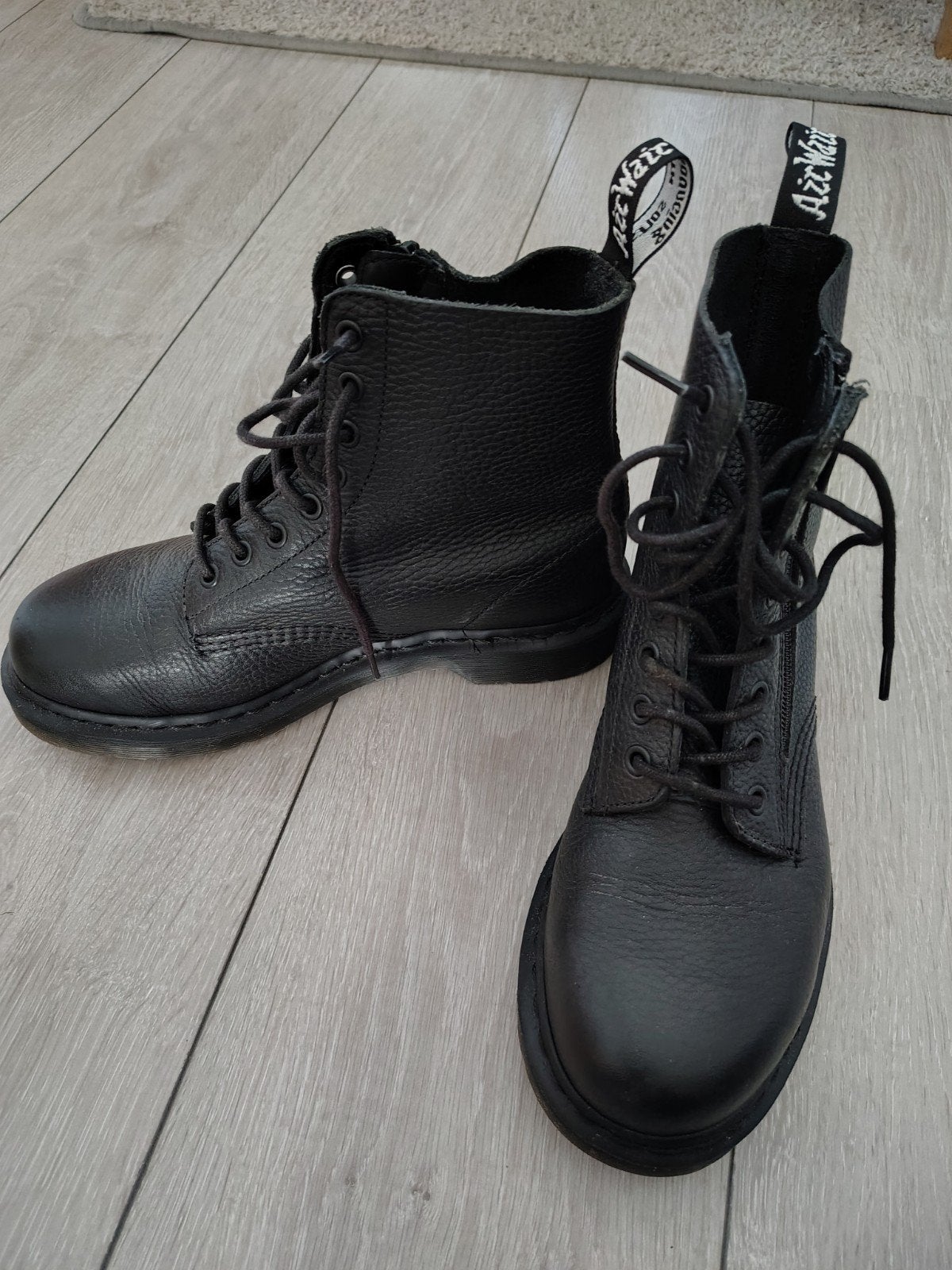 Dr. Martens, Ophalen, Zo goed als nieuw, Zwart