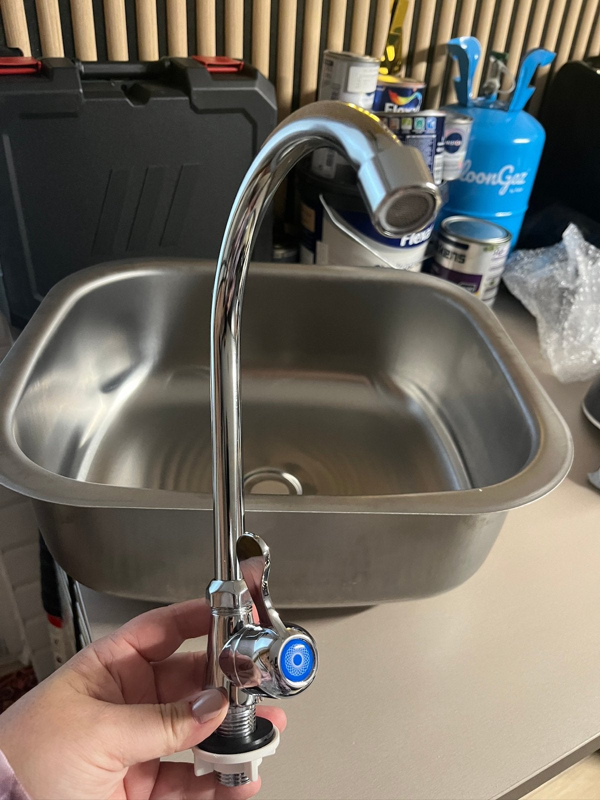 Wasbak met kraan en plug, Ophalen, Nieuw, Wastafel
