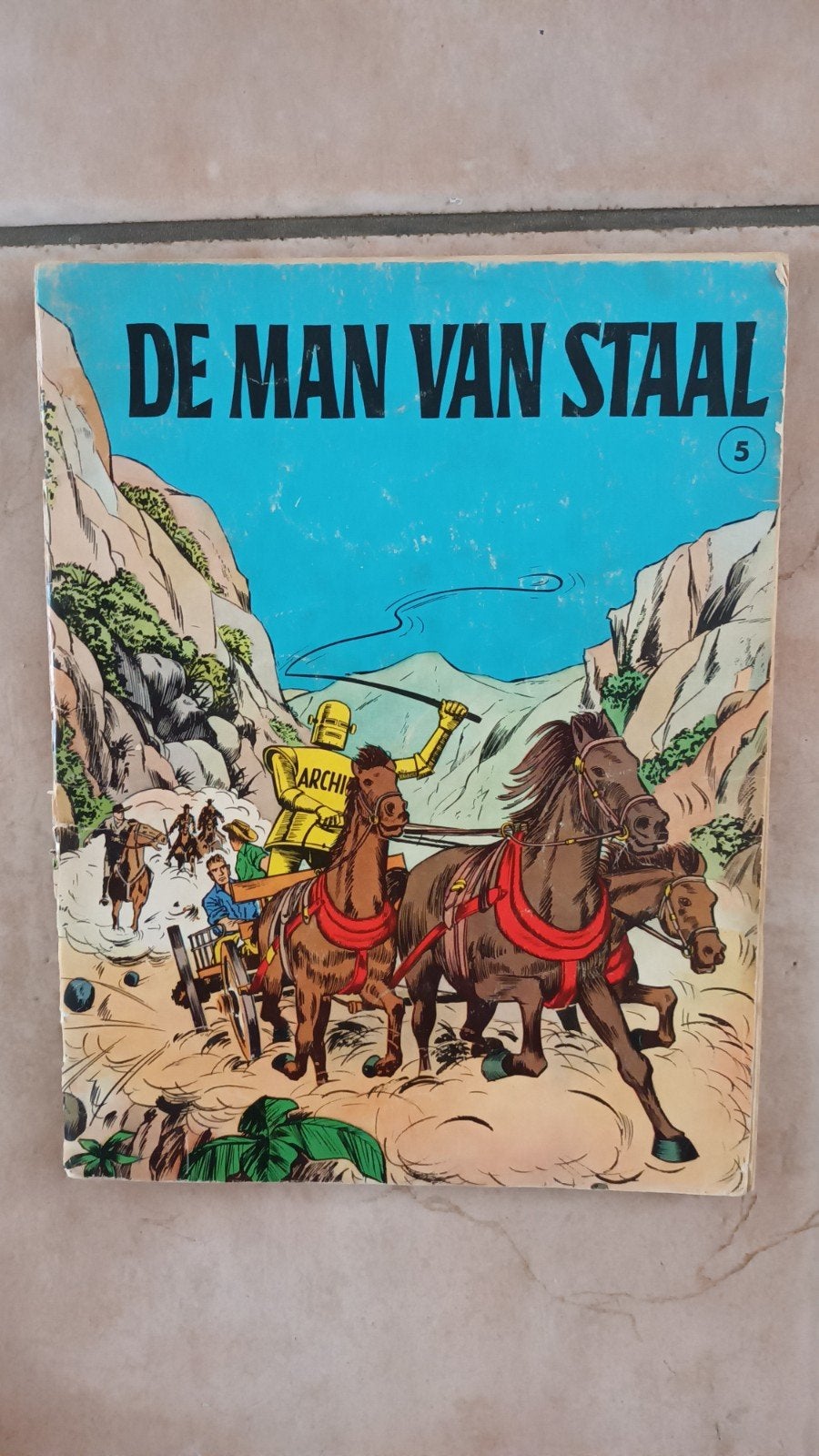 man van staal  5, Boeken, Eén stripboek, Ophalen of Verzenden, Gelezen