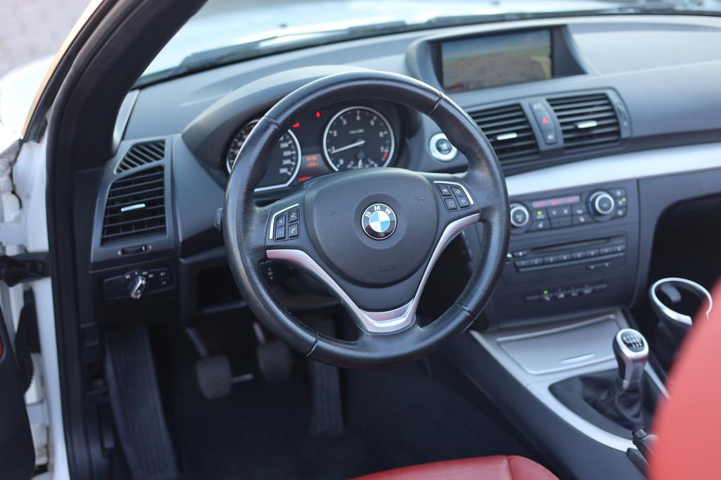 BMW 1 Serie Cabrio 120i HIGH EXECUTIVE | LEDER | NAVI | LED, 1-Serie, Euro 5, 680 kg, 4 cilinders