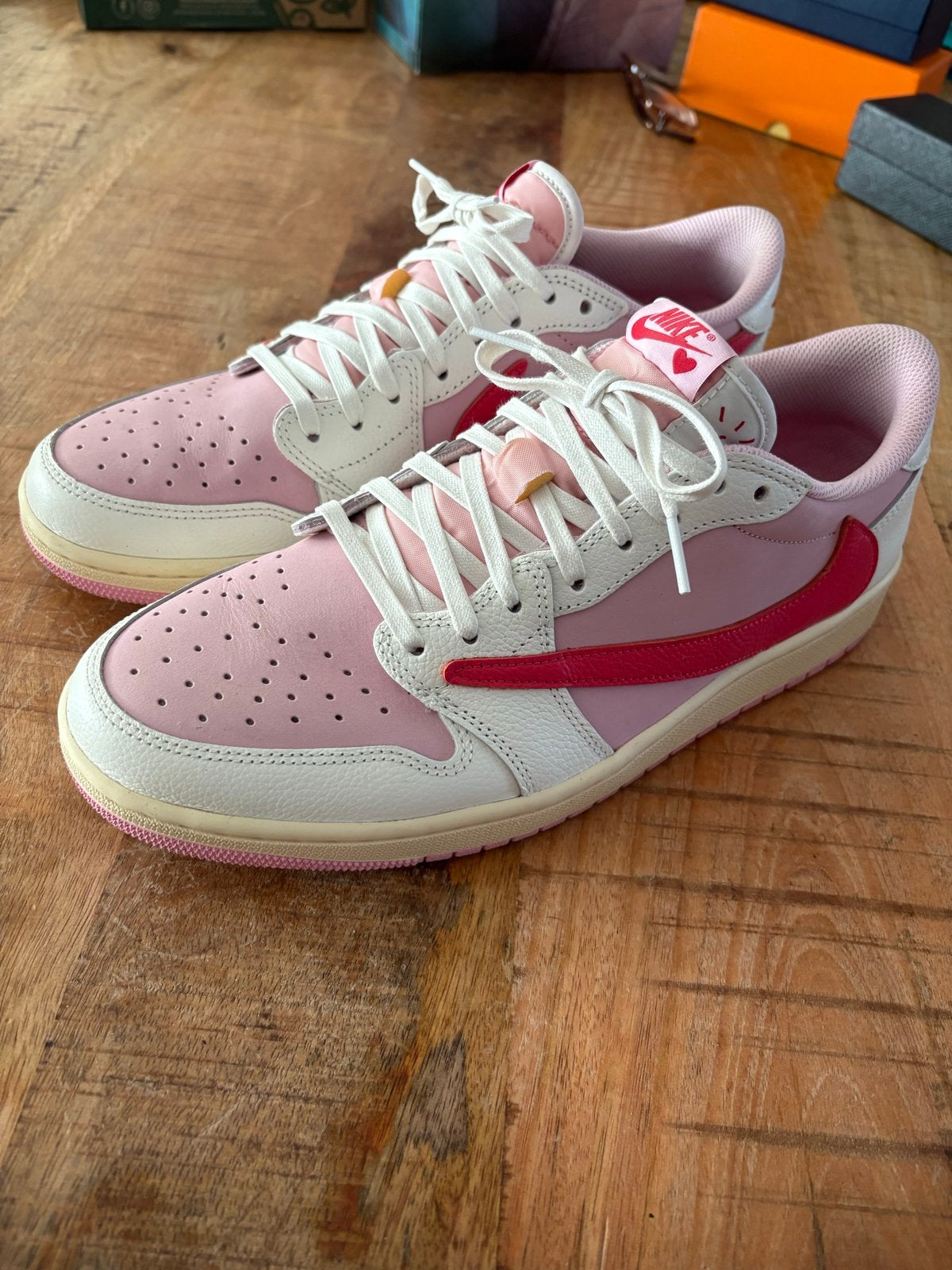 Nike Air Jordan 1 Low Travis Scott tropical Pink, Ophalen of Verzenden, Zo goed als nieuw, Roze, Sneakers of Gympen