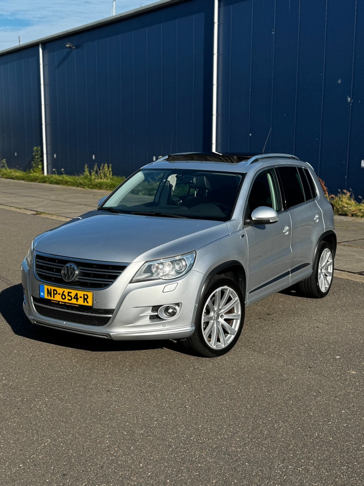 Volkswagen Tiguan 2.0 TSI R-Line DSG 2010 | VOL OPTIES, Automaat, 1566 kg, 4 cilinders, 1984 cc