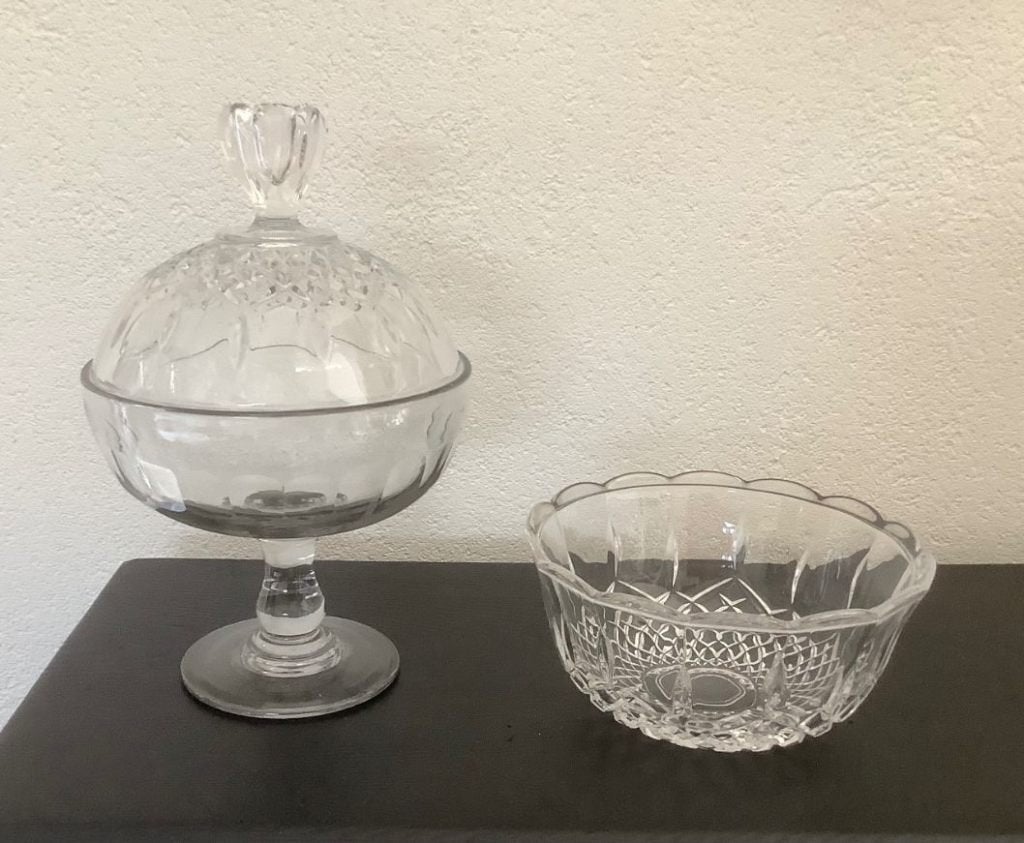 Beeldige set van bonbonnière en schaal, Antiek en Kunst, Antiek | Glas en Kristal, Ophalen of Verzenden