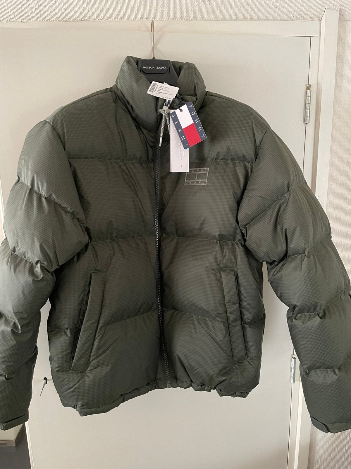 Tommy hilfiger bomber jack nieuw. ( Nw Pr 295,00), Ophalen of Verzenden, Nieuw, Maat 48/50 (M), Groen