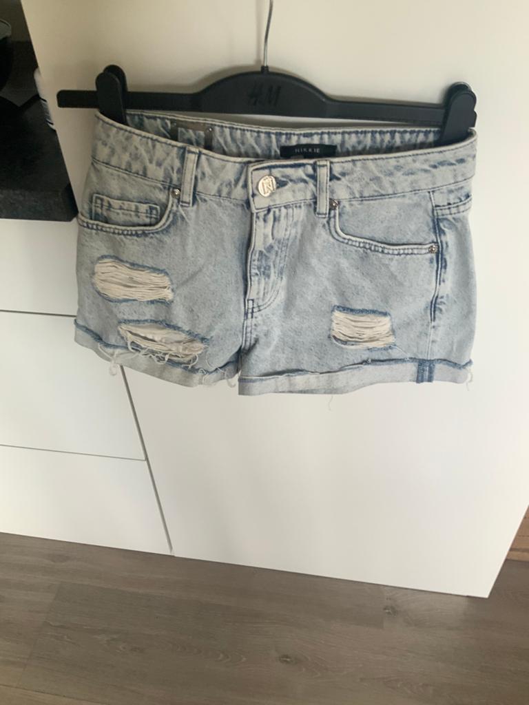 Kort spijkerbroekje van NIKKIE mt 26 heel klein prijsje, Kinderen en Baby's, Kinderkleding | Maat 176, Ophalen, Gebruikt, Meisje