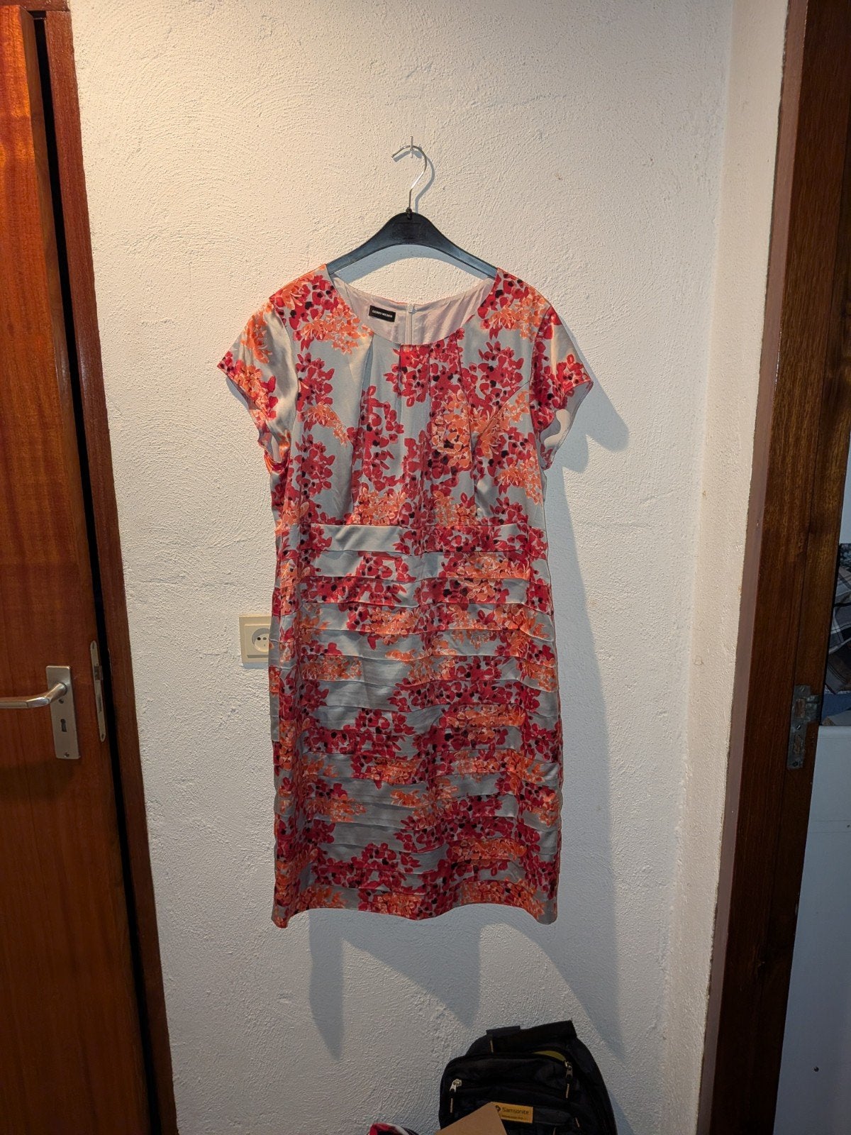 Jurk met jasje - Bloemenprint en koraal, Maat 38/40 (M), Meerkleurig, Ophalen of Verzenden, Zo goed als nieuw
