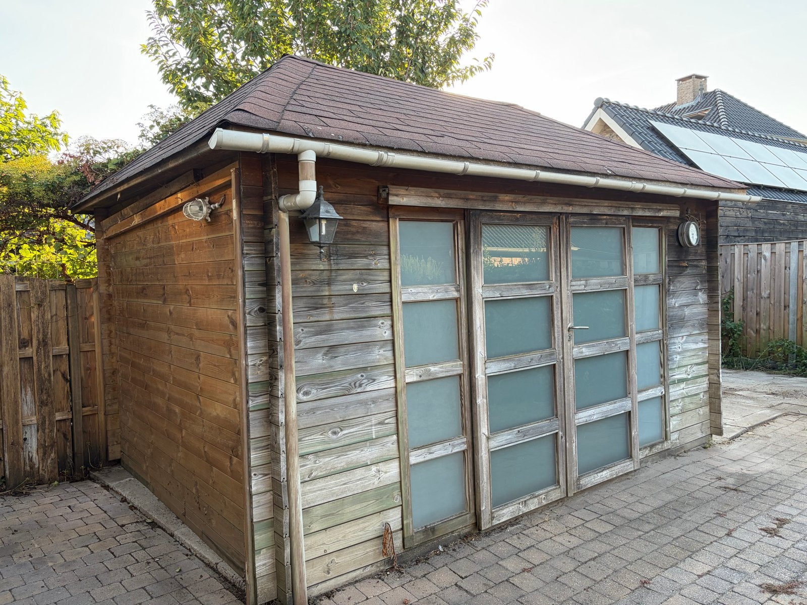 Robuuste houten schuur met schuifdeuren en ramen, Tuin en Terras, Tuinhuizen, Ophalen, 3 ramen of meer, 250 tot 500 cm, Schuur