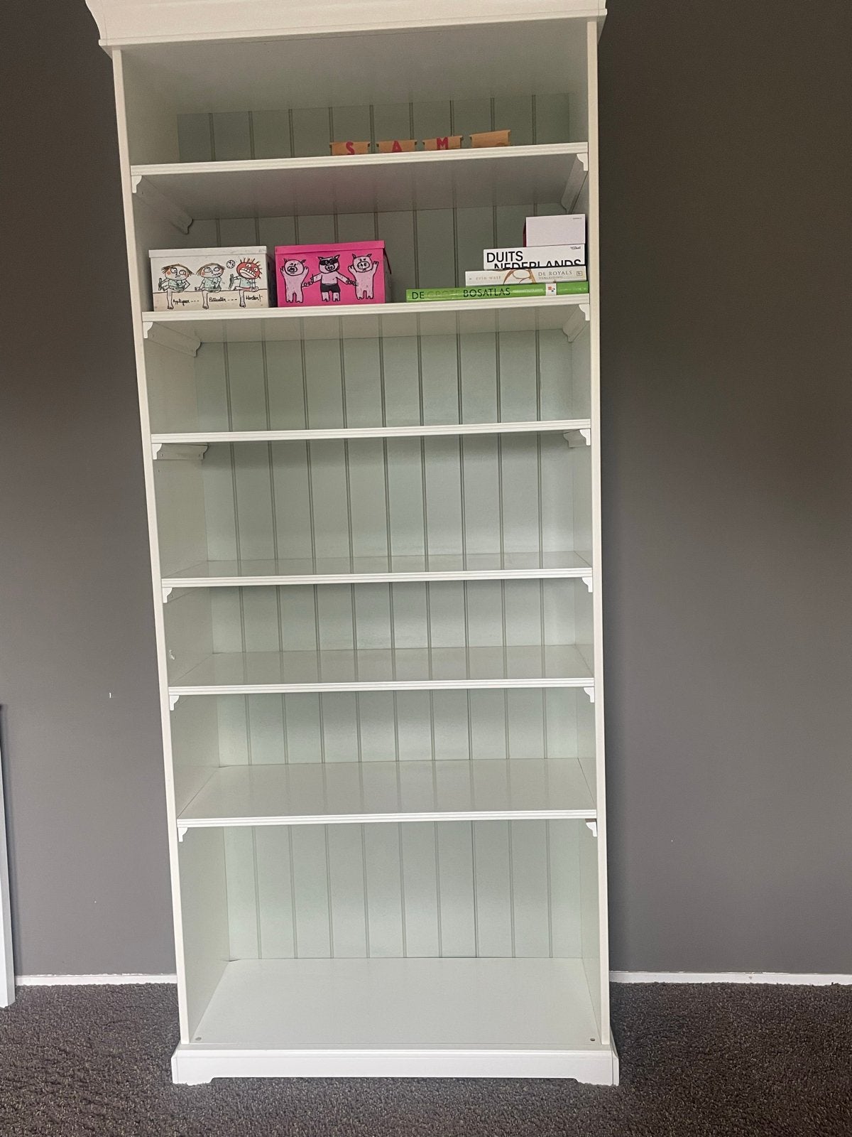 Witte IKEA boekenkast met achterwand (212x90x32 cm), Met plank(en), 200 cm of meer, Zo goed als nieuw, 25 tot 50 cm