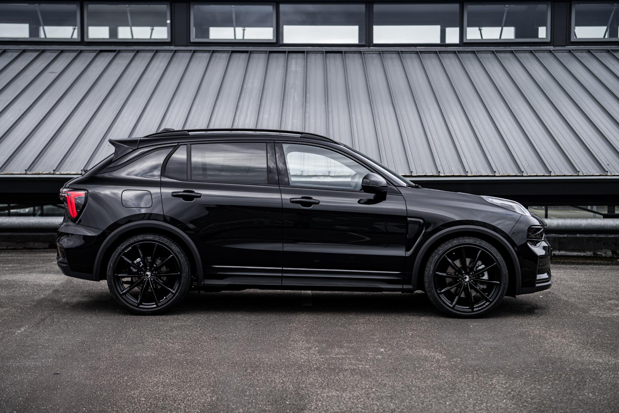 Lynk & Co 01 Plug-in Hybrid 1.5 More HEICO EDITION | UNIEK |, Auto's, 12 maanden, 1800 kg, 4 cilinders, Zwart