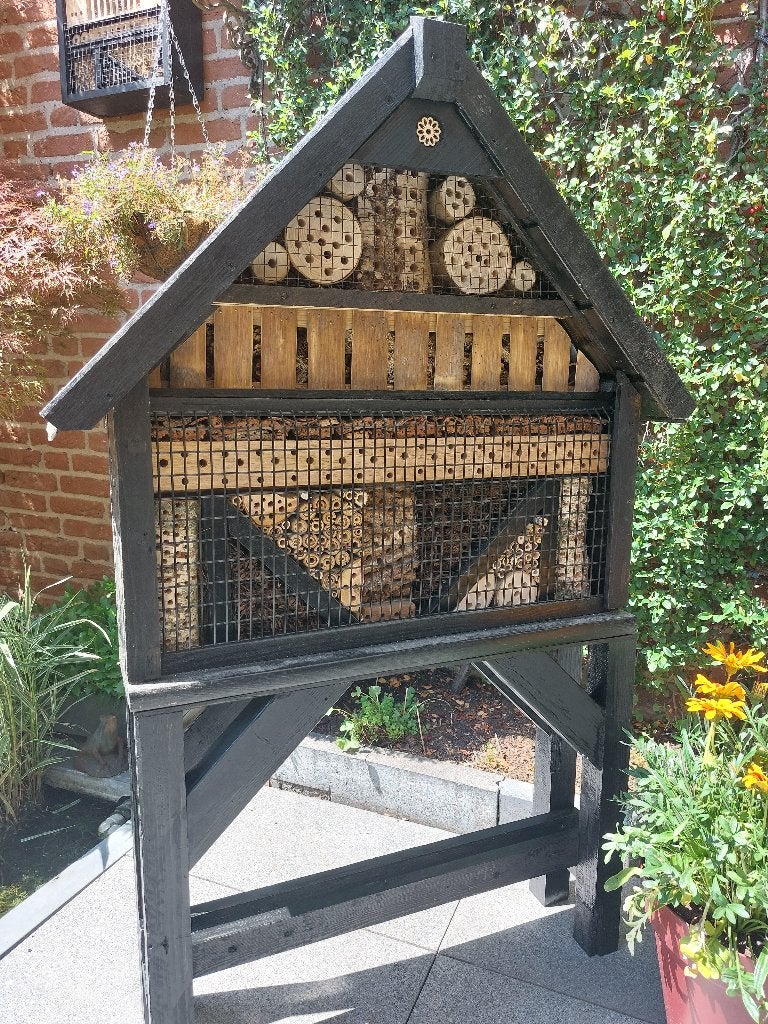 Uniek Groot Insectenhotel (121 cm), Ophalen, Zo goed als nieuw