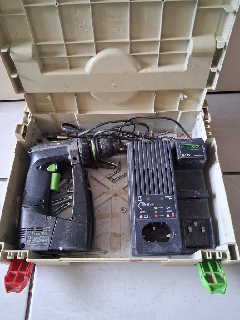 Festool Boormachine met oplader en koffer, Doe-het-zelf en Verbouw, Ophalen, Gebruikt, Minder dan 400 watt, Boormachine