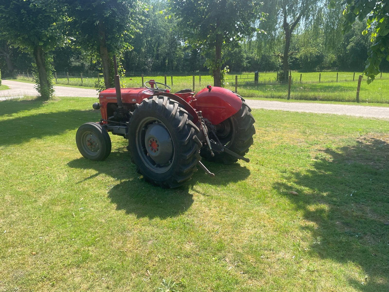 Massey Ferguson Oldtimer Tractor met Optionele Accessoires, Ophalen, Oldtimer, Tot 80 Pk, Massey Ferguson