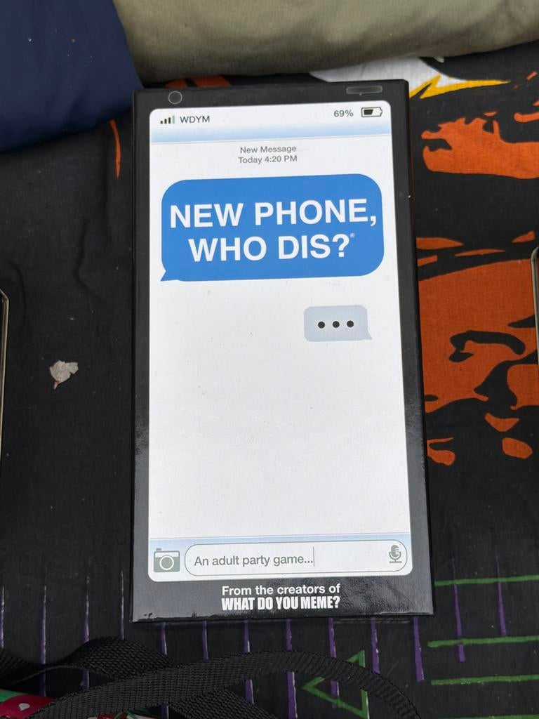 What Do You Meme? Messenger Edition - Partygame, Hobby en Vrije tijd, Gezelschapsspellen | Bordspellen, Drie of vier spelers, Ophalen of Verzenden