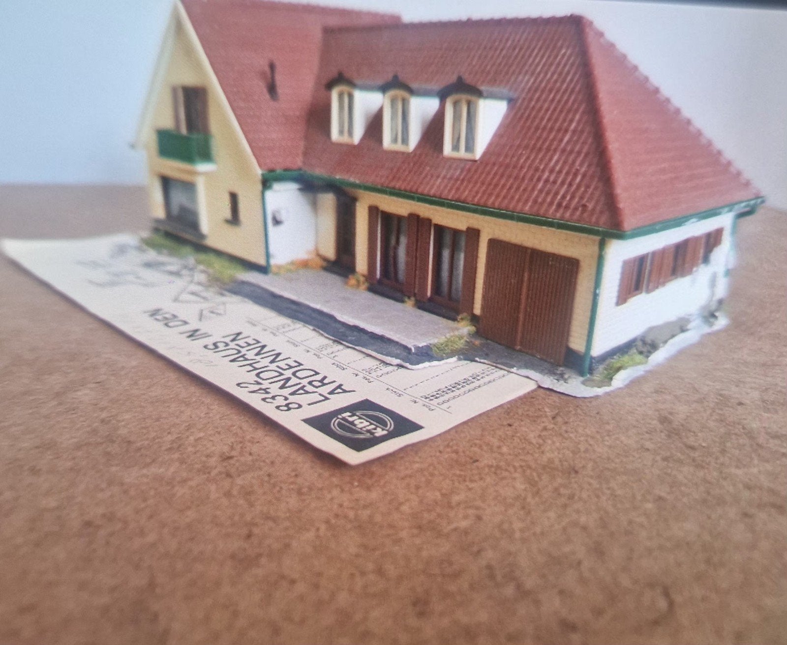 KIBRI HO 8342 LANDHUIS IN DE ARDENNEN, Hobby en Vrije tijd, Modeltreinen | H0, Ophalen of Verzenden, Gelijkstroom of Wisselstroom