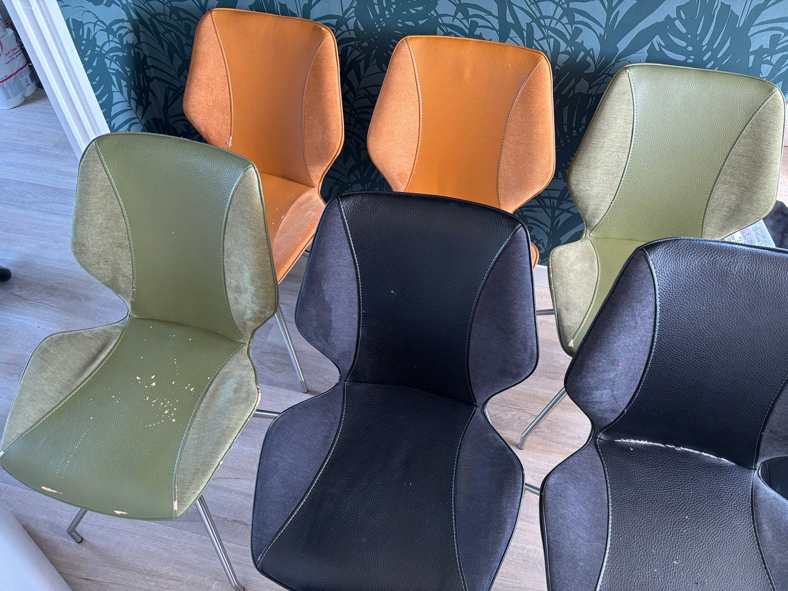 6 gebruikte eetkamerstoelen in diverse kleuren, Huis en Inrichting, Gebruikt, Overige kleuren, Ophalen of Verzenden, Metaal