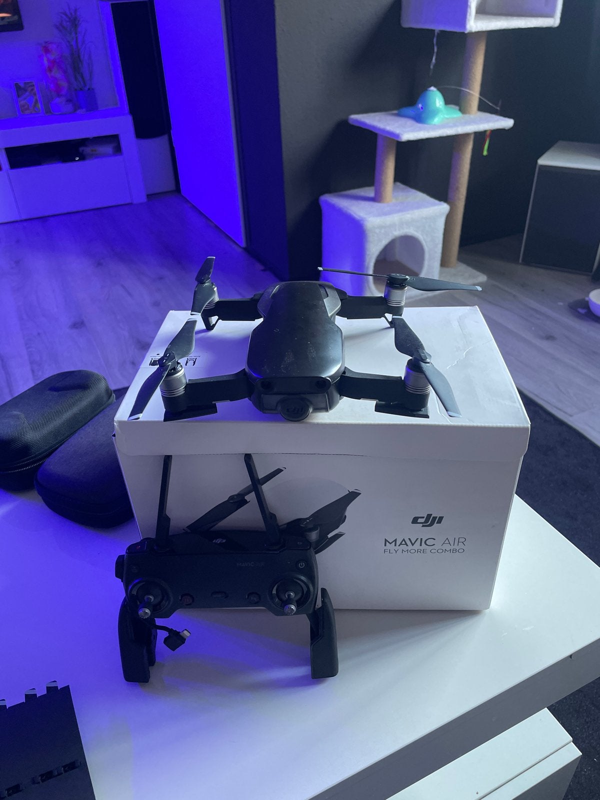 DJI Mavic Air Fly More Combo - Zo goed als nieuw, 250 tot 900 gram, Cameradrone, Extra accu('s), Zo goed als nieuw