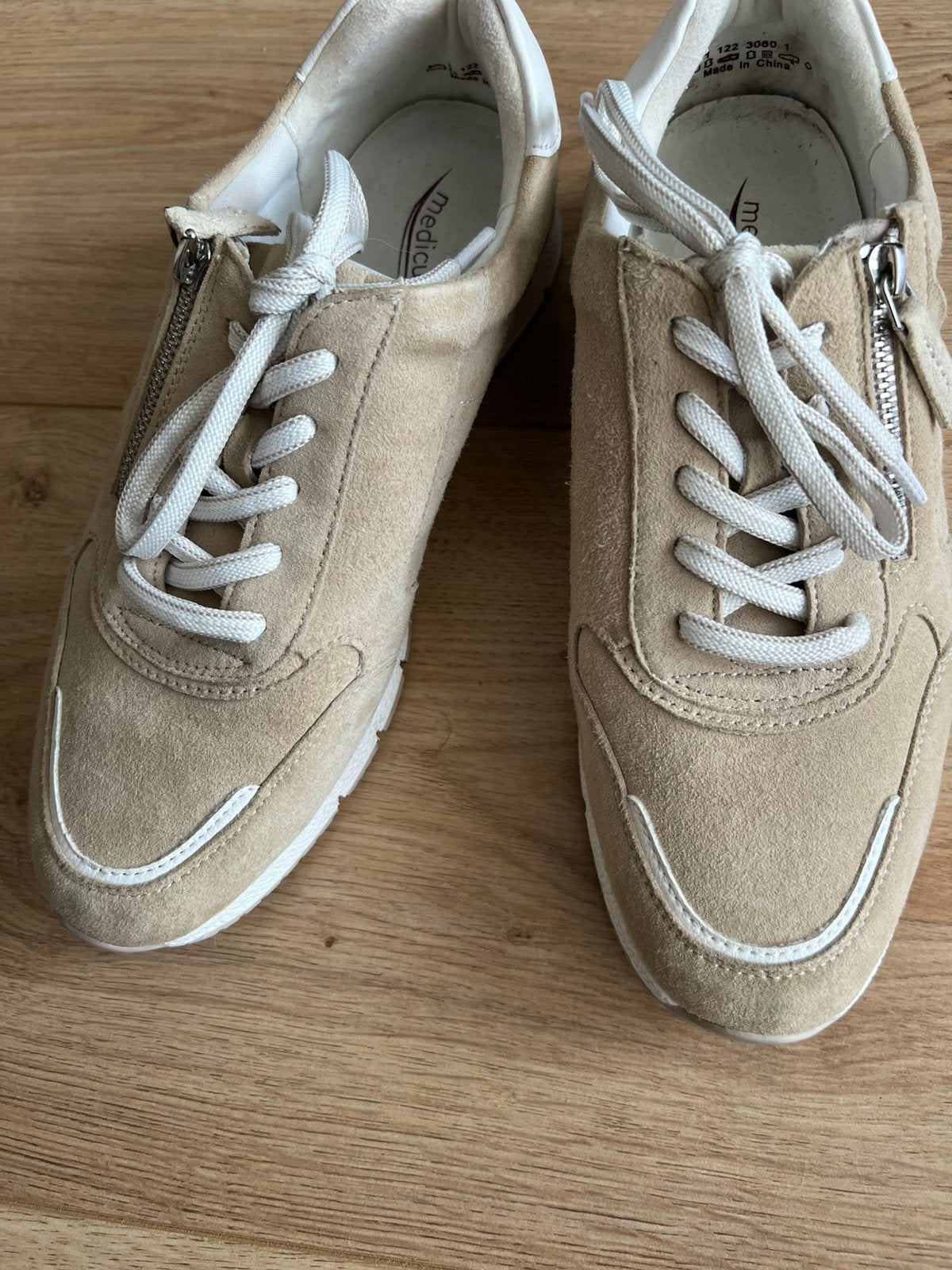 Maat 42 Beige Medicus Sneakers Maat 3G, Ophalen of Verzenden, Zo goed als nieuw, Schoenen