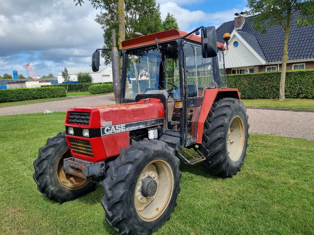 Case International 833 4WD, Zakelijke goederen, Agrarisch | Tractoren, Ophalen, Gebruikt, Case IH, Tot 80 Pk