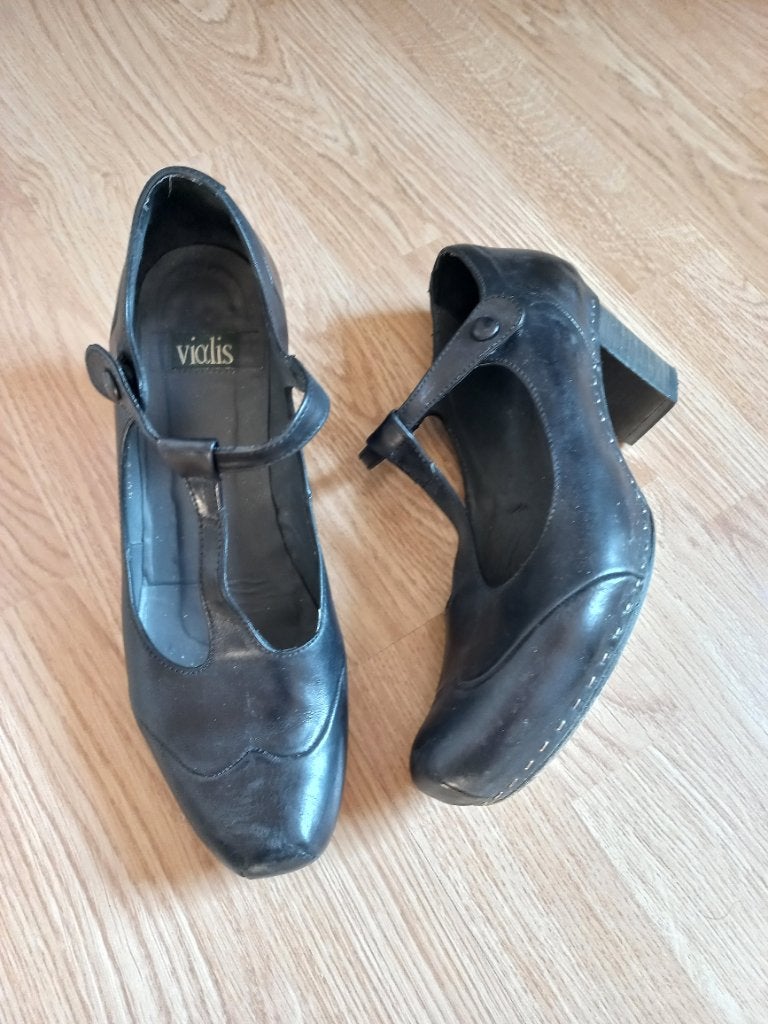 Zwarte pumps merk Vialis maat 40, Pumps, Zwart, Ophalen of Verzenden, Gedragen