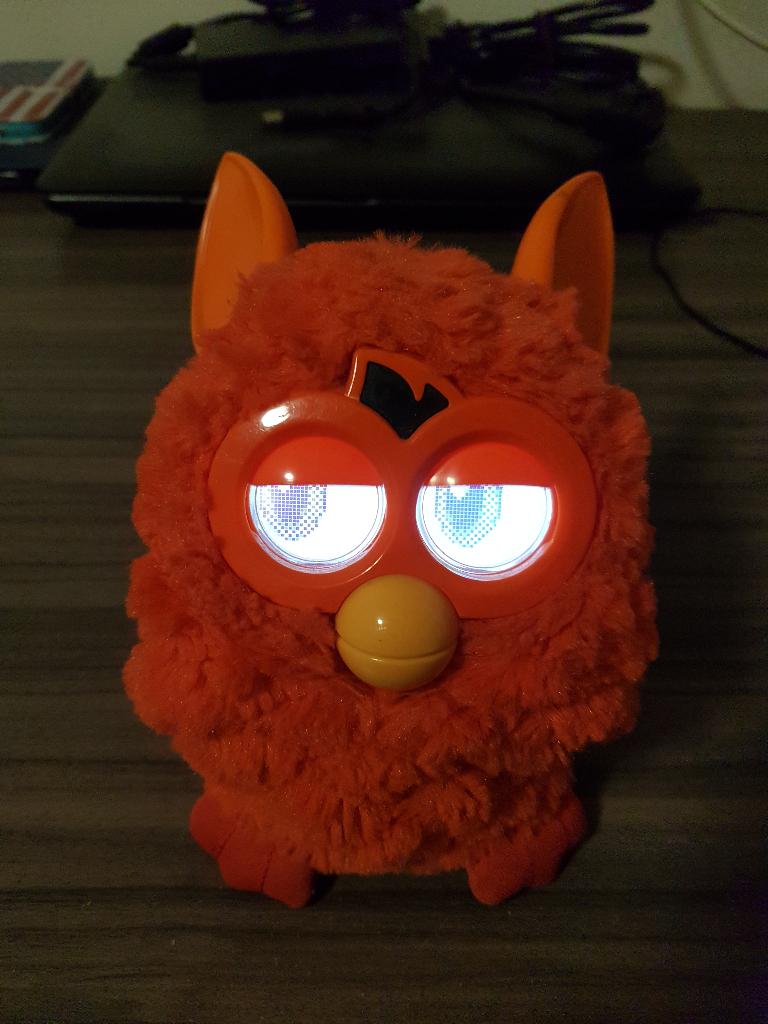 Furby oranje 2012 ook te ruil voor spullen met waarde, Ophalen of Verzenden, Zo goed als nieuw