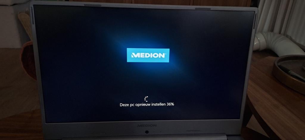 Medion E6247 Laptop - 128GB SSD - Werkend en Opgeschoond, Ophalen, 128GB, Gebruikt, Medion