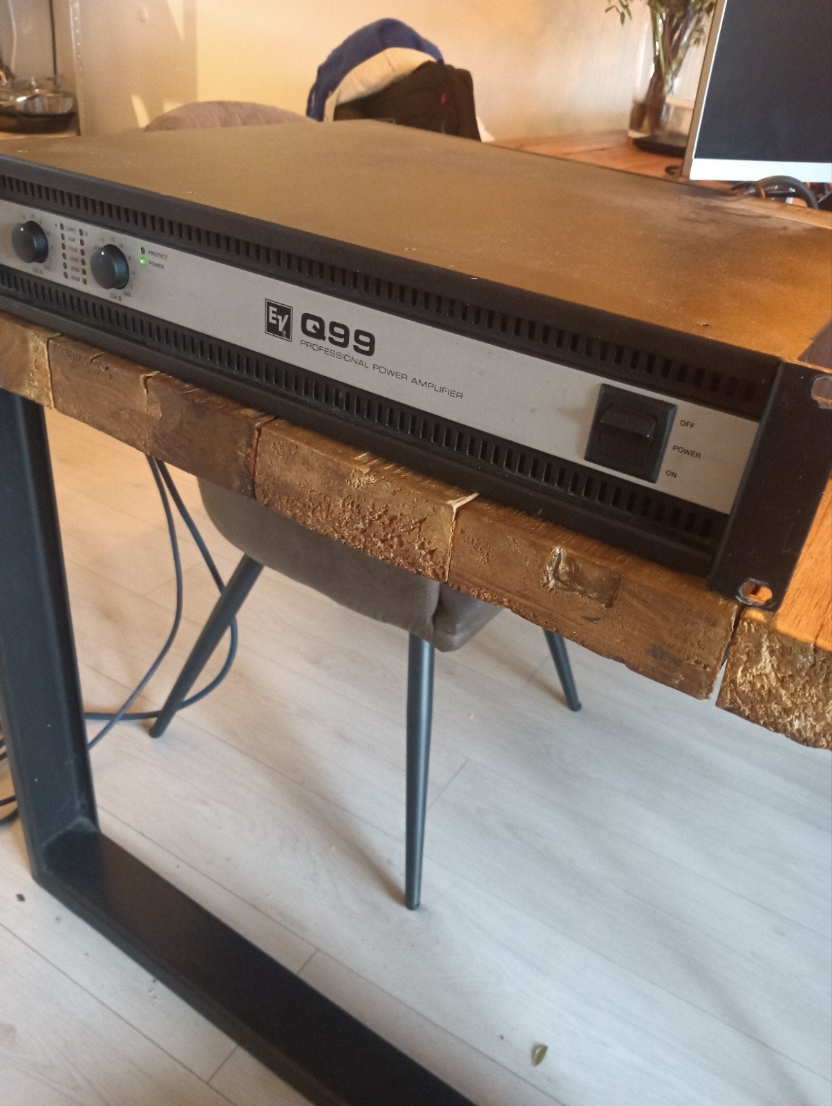 Electro-Voice EV Q99 Professionele Eindversterker, Ophalen of Verzenden, Gebruikt, 120 watt of meer, Overige merken